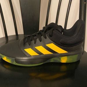 Adidas Pro Adversary Low Men’s shoes size 13